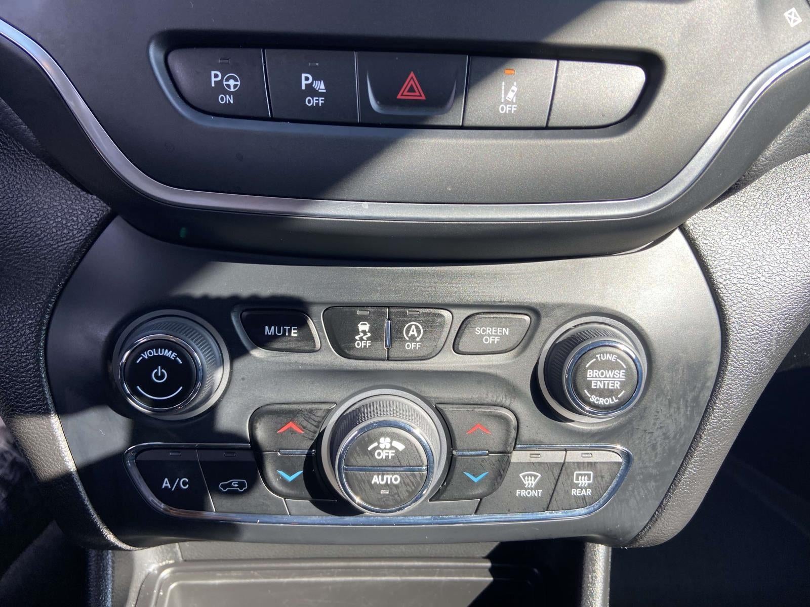 2023 Jeep Cherokee Altitude Lux