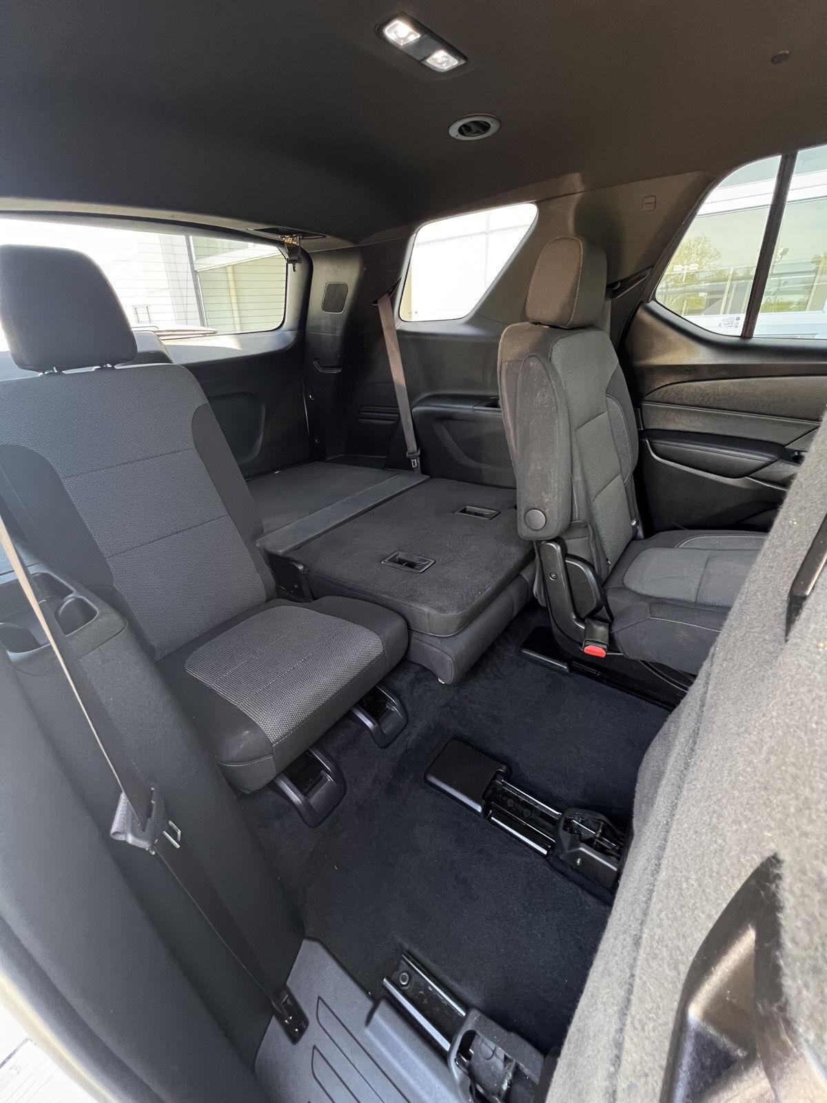 2022 Chevrolet Traverse LT Cloth