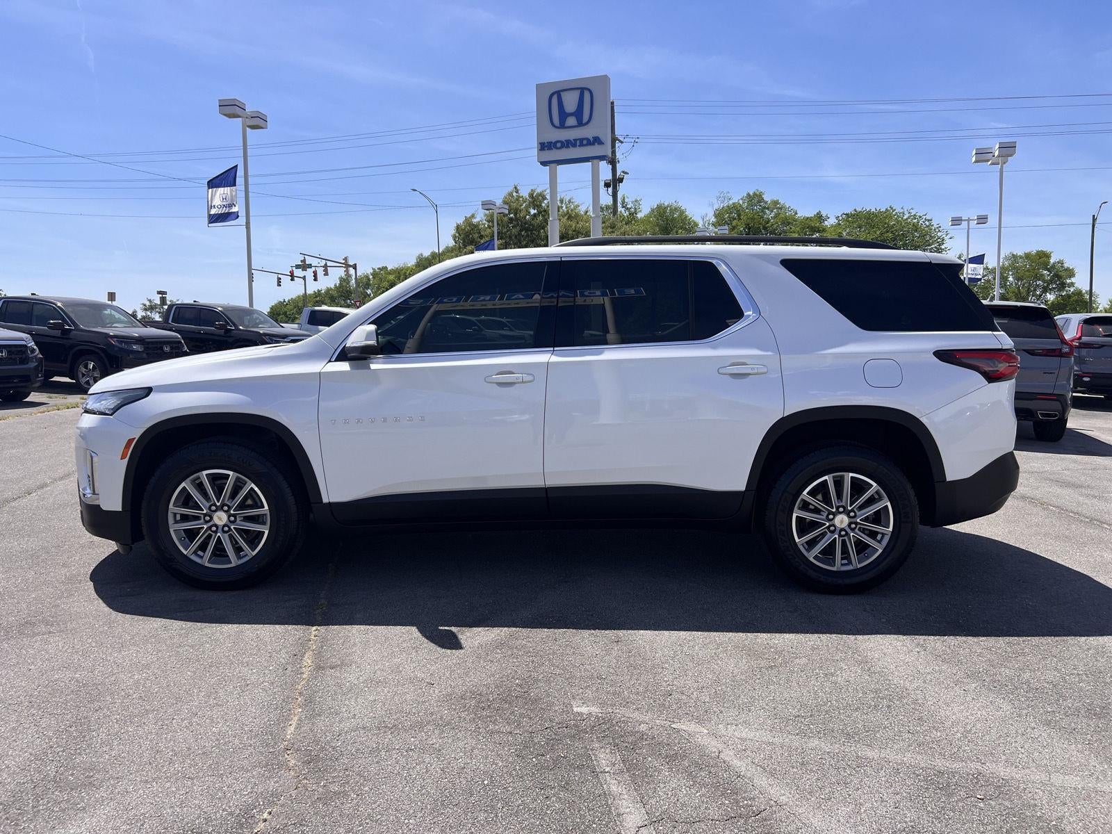 2022 Chevrolet Traverse LT Cloth