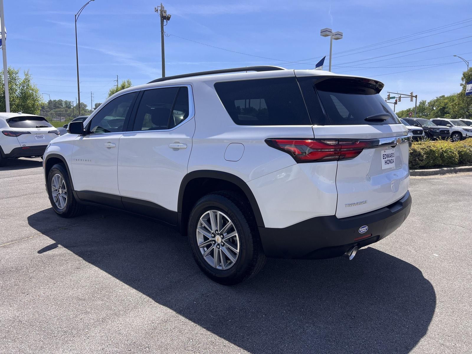 2022 Chevrolet Traverse LT Cloth