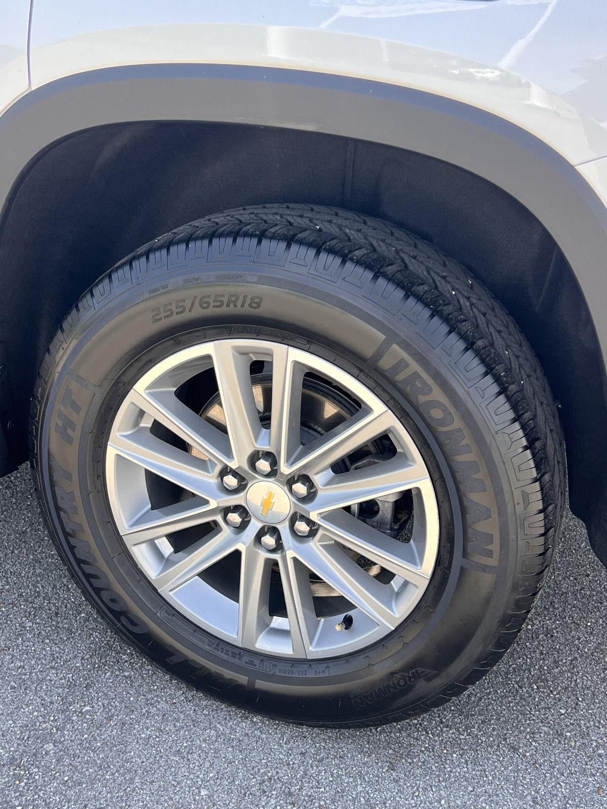 2022 Chevrolet Traverse LT Cloth