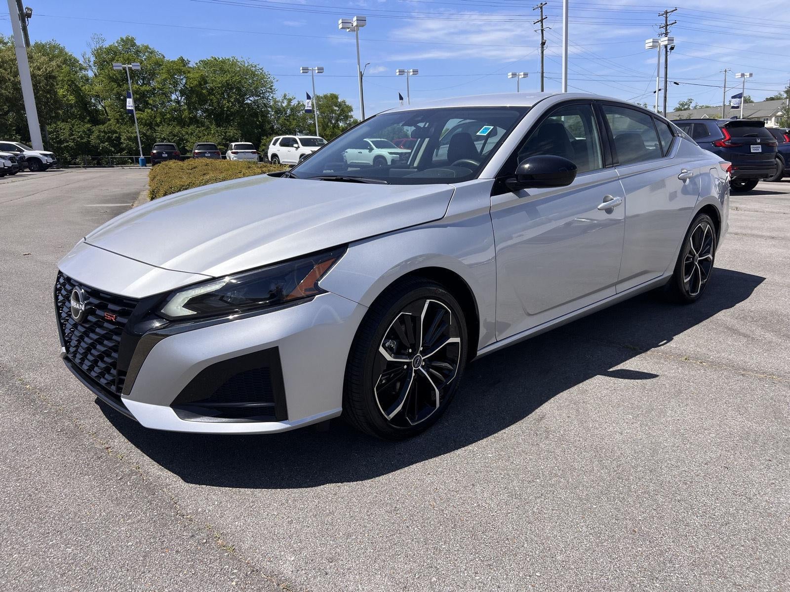 2025 Nissan Altima SR