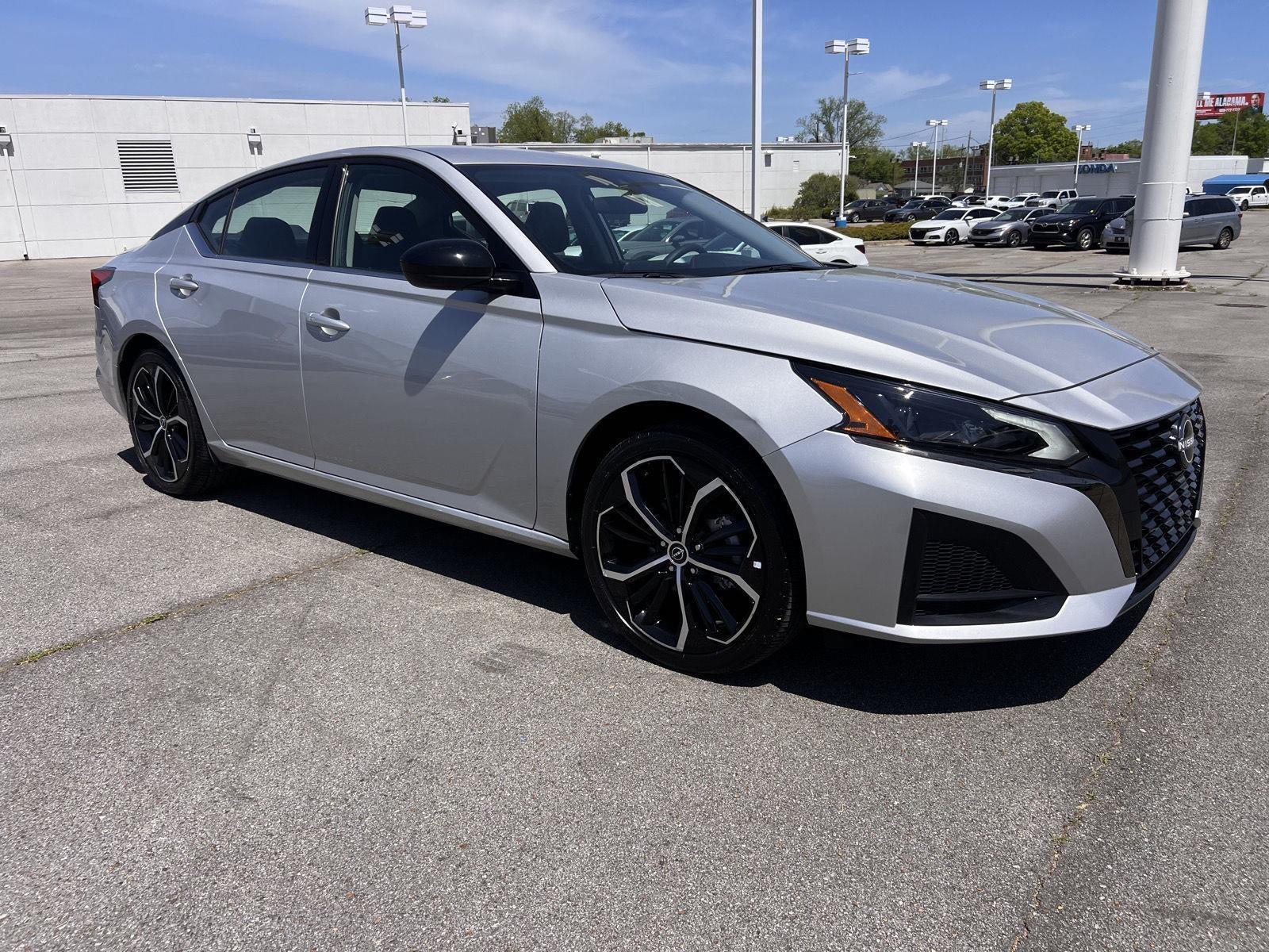 2025 Nissan Altima SR