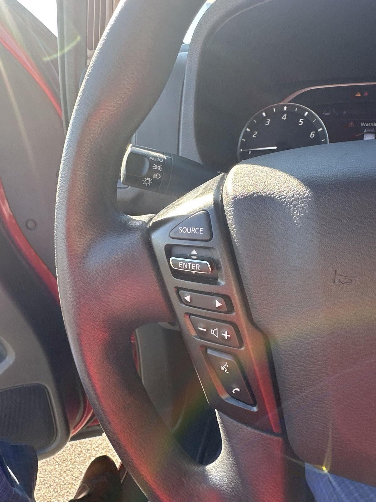 2022 Nissan FRONTIER Base