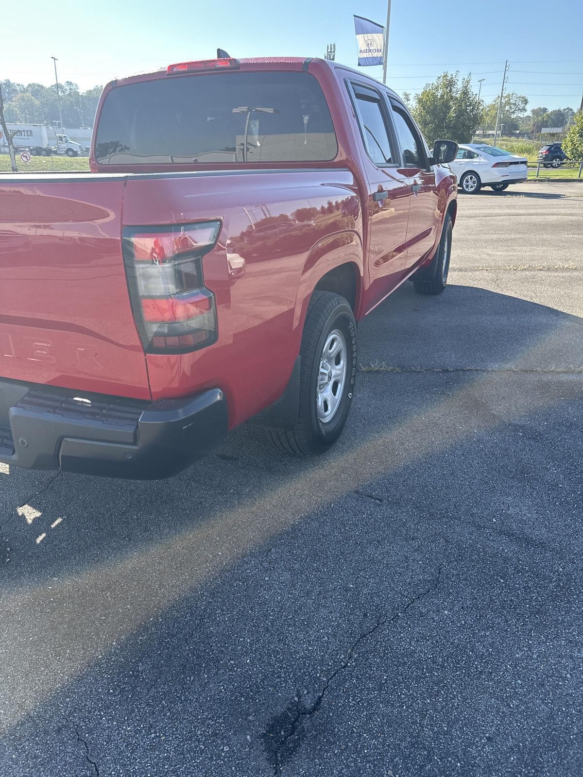 2022 Nissan FRONTIER Base