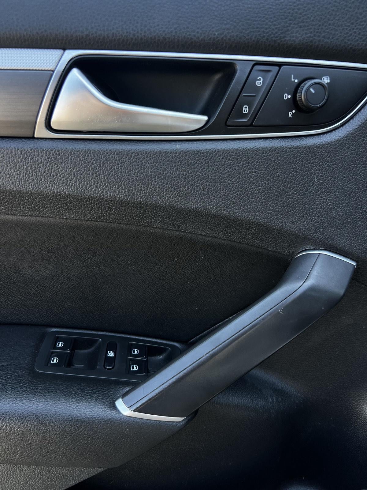 2018 Volkswagen Passat R-Line