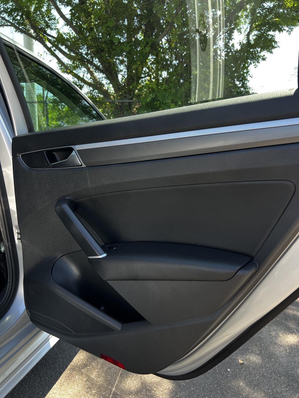 2018 Volkswagen Passat R-Line