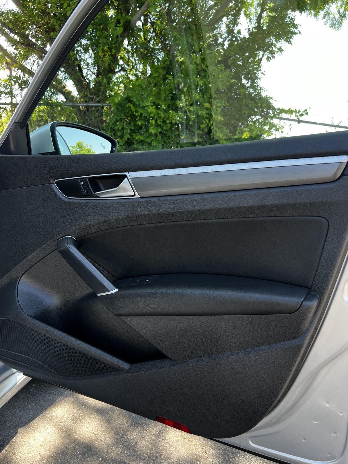 2018 Volkswagen Passat R-Line