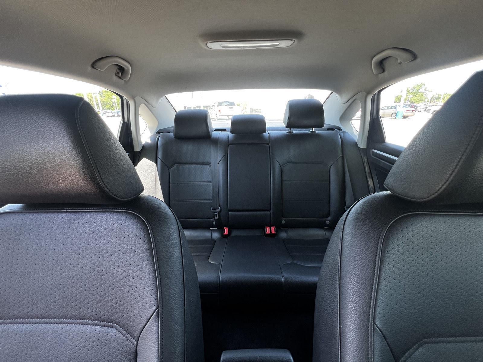 2018 Volkswagen Passat R-Line