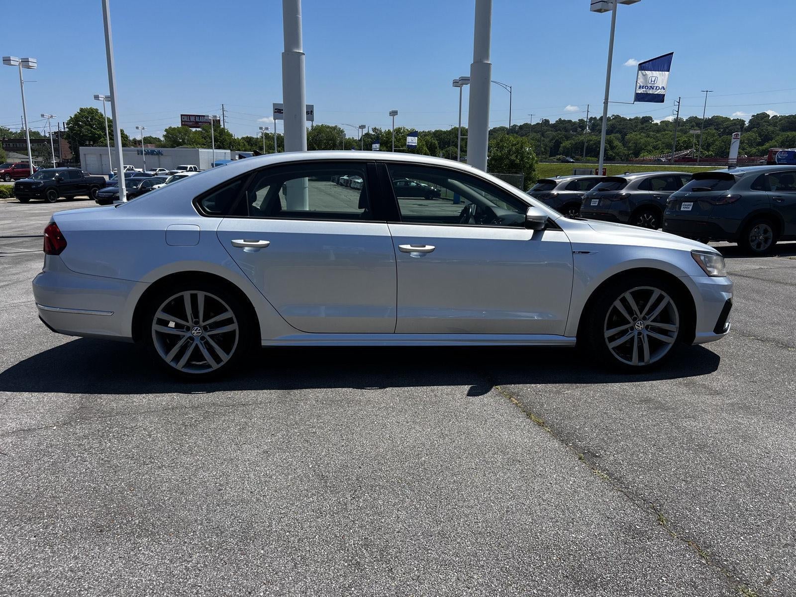 2018 Volkswagen Passat R-Line