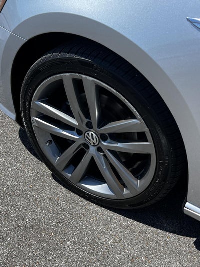 2018 Volkswagen Passat R-Line