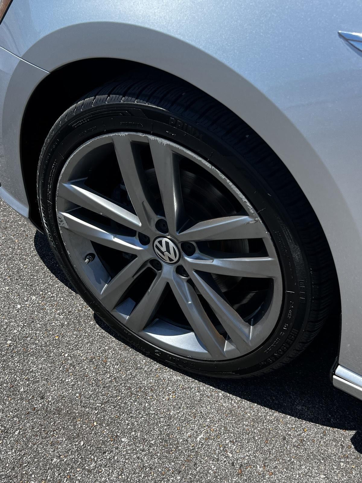 2018 Volkswagen Passat R-Line