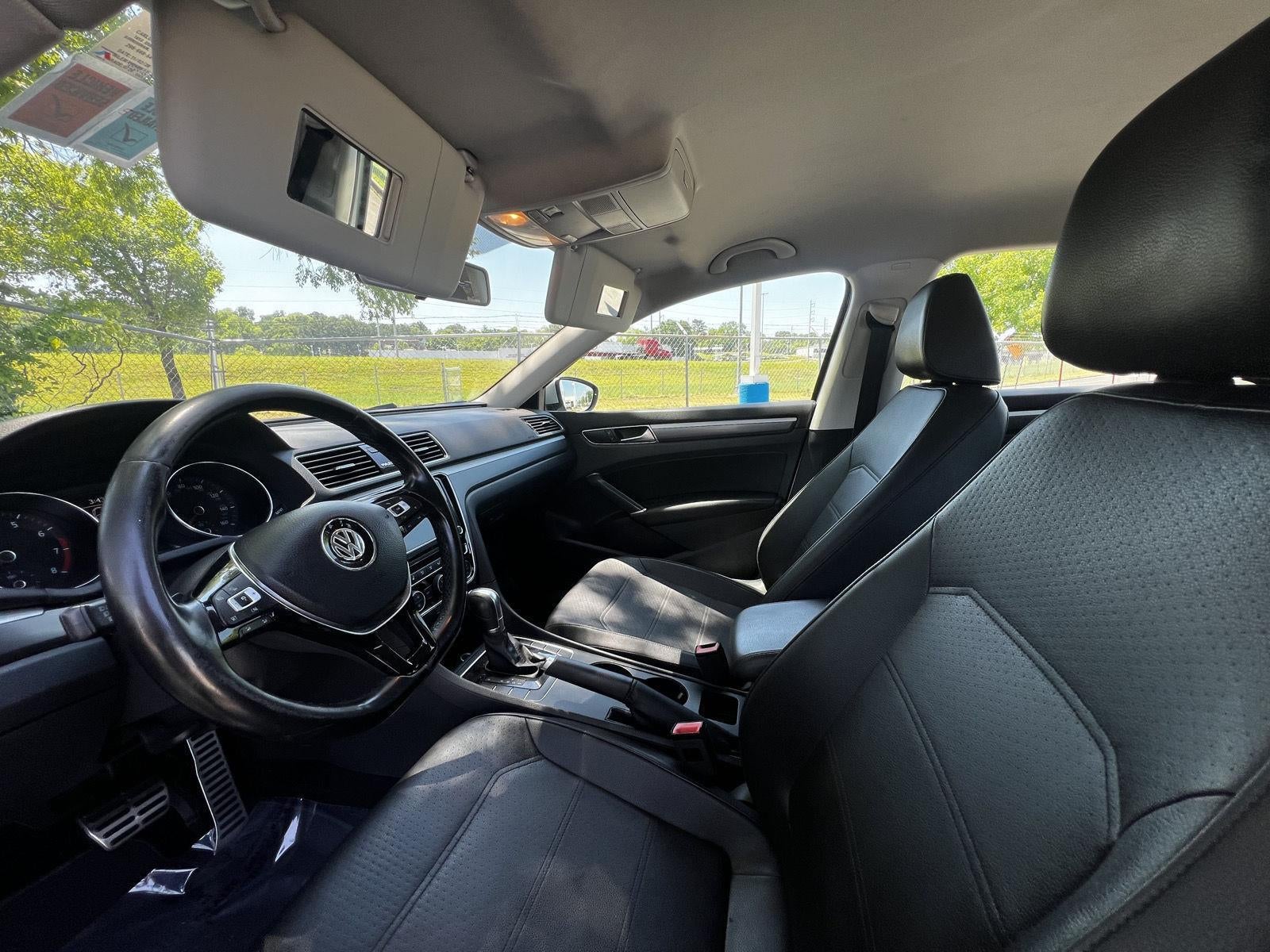 2018 Volkswagen Passat R-Line