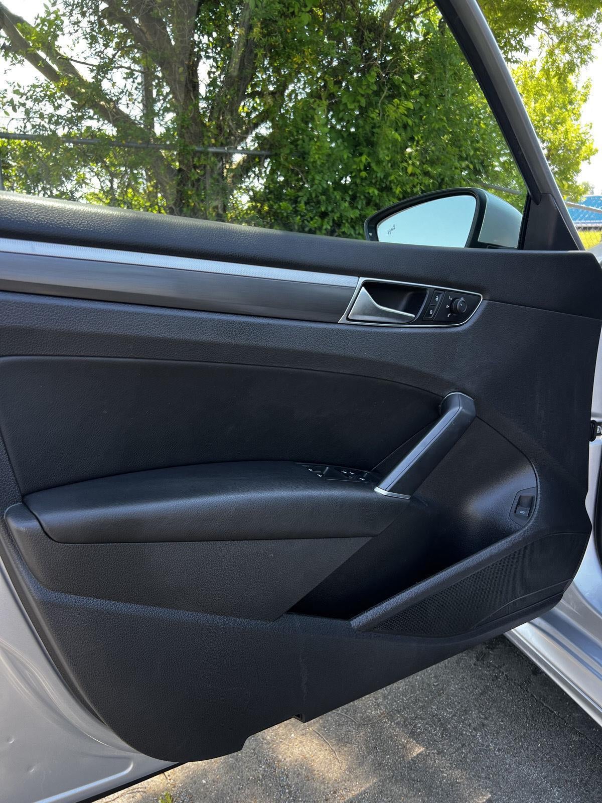 2018 Volkswagen Passat R-Line