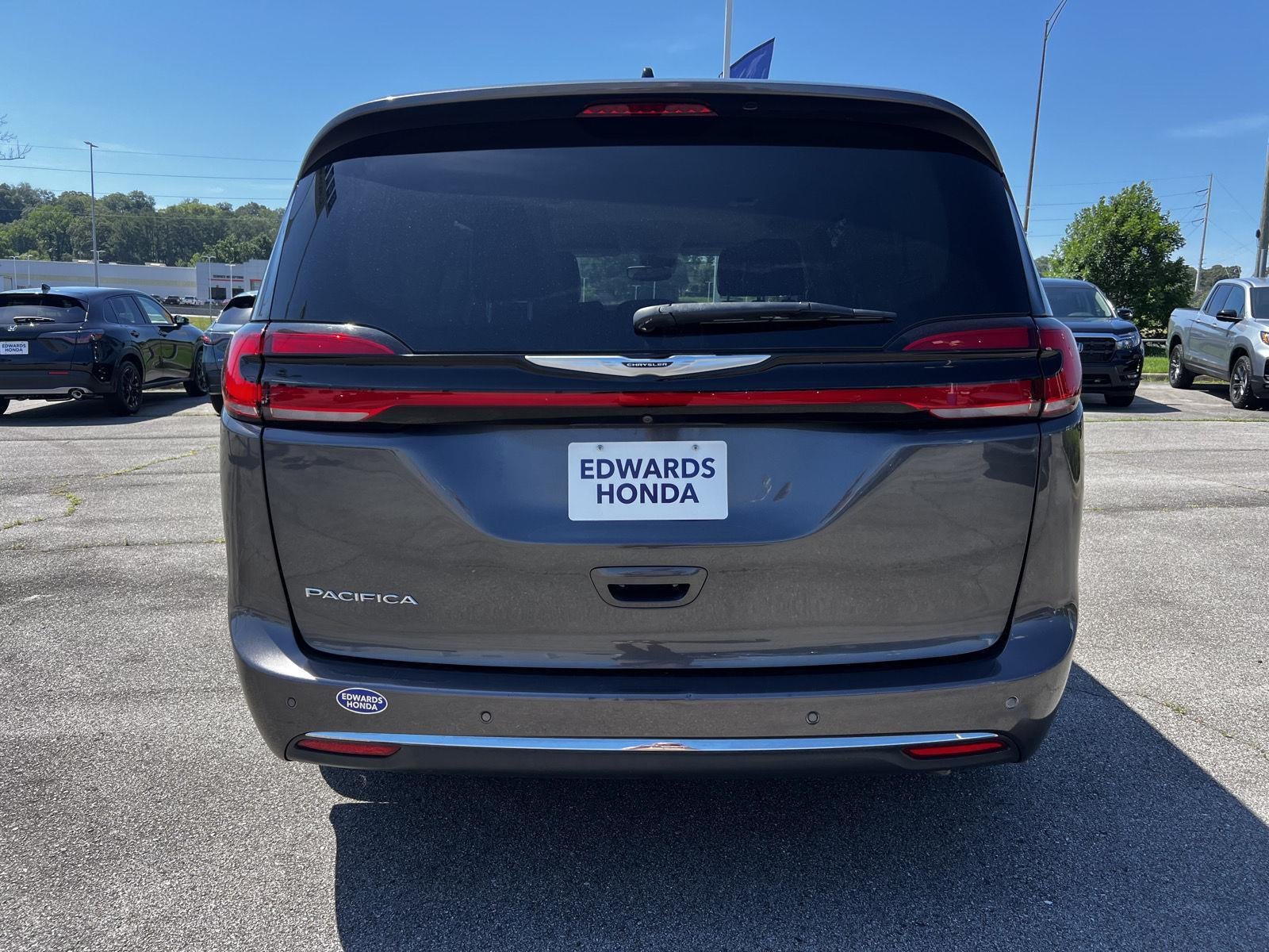 2023 Chrysler Pacifica Touring L