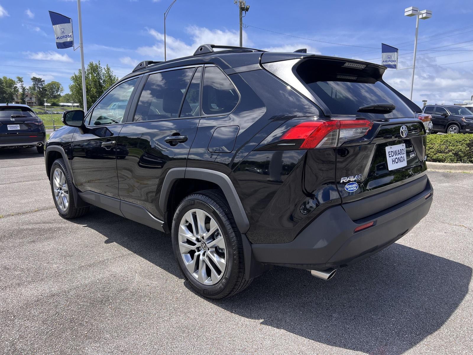 2025 Toyota RAV4 XLE Premium