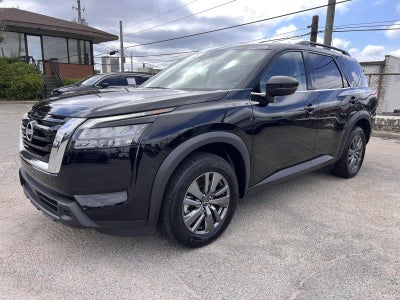 2025 Nissan Pathfinder SV
