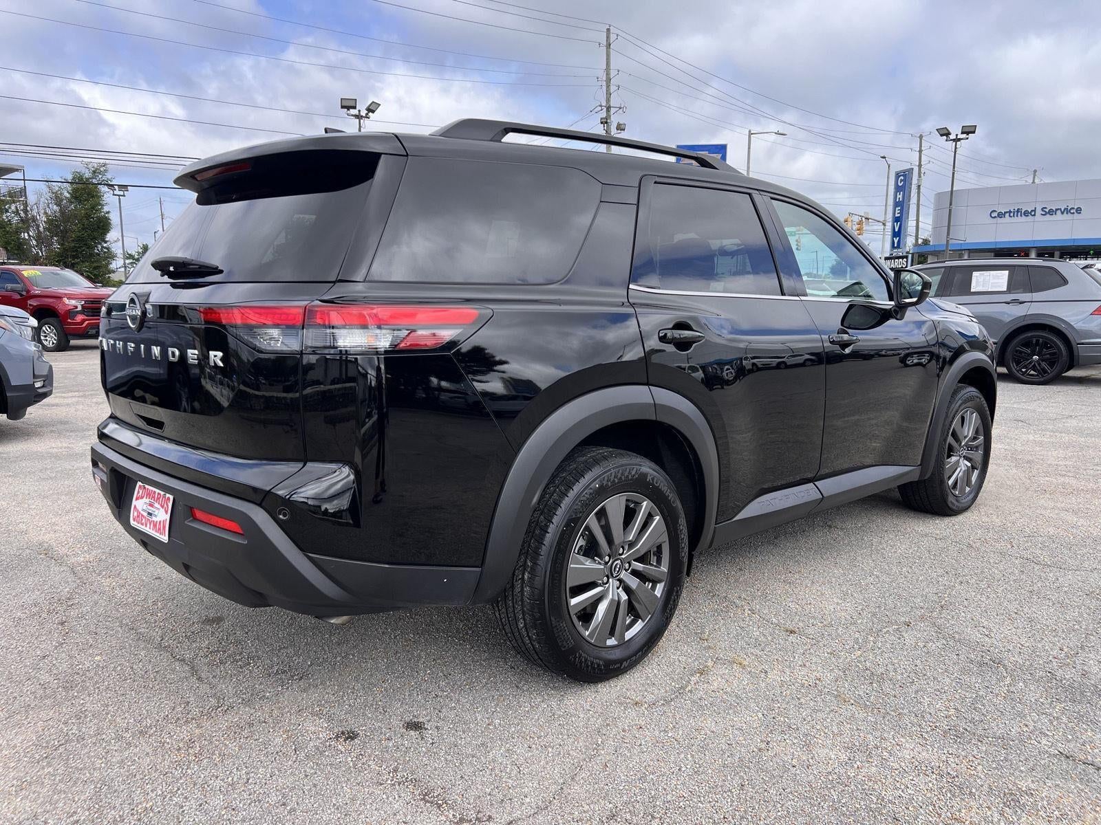 2025 Nissan Pathfinder SV