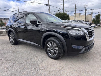 2025 Nissan Pathfinder SV