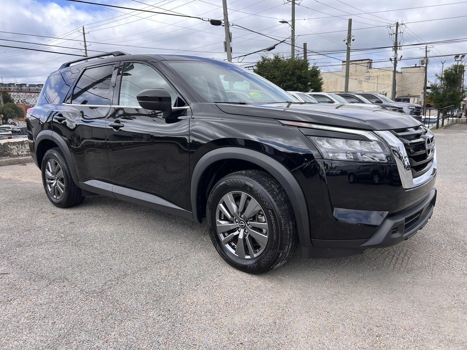 2025 Nissan Pathfinder SV