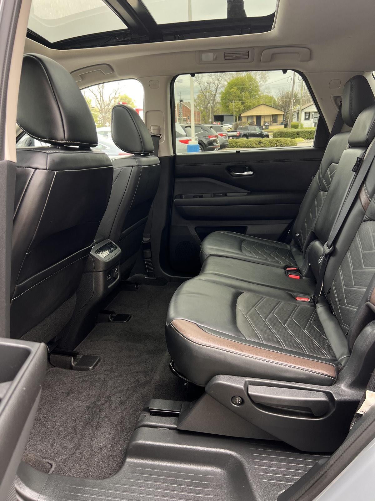 2022 Nissan Pathfinder Platinum