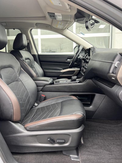2022 Nissan Pathfinder Platinum