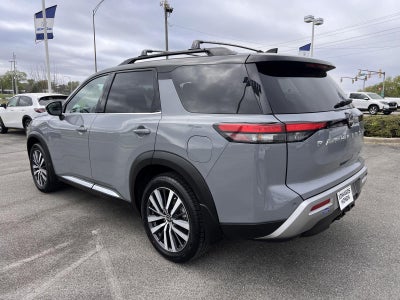 2022 Nissan Pathfinder Platinum