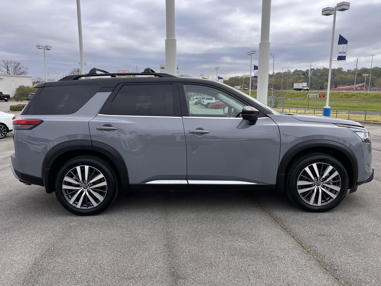 2022 Nissan Pathfinder Platinum