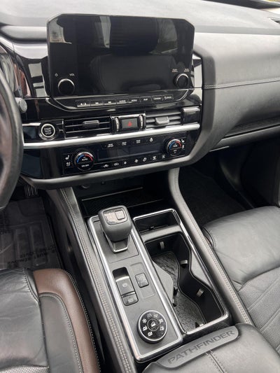2022 Nissan Pathfinder Platinum