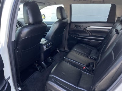 2015 Toyota Highlander LE