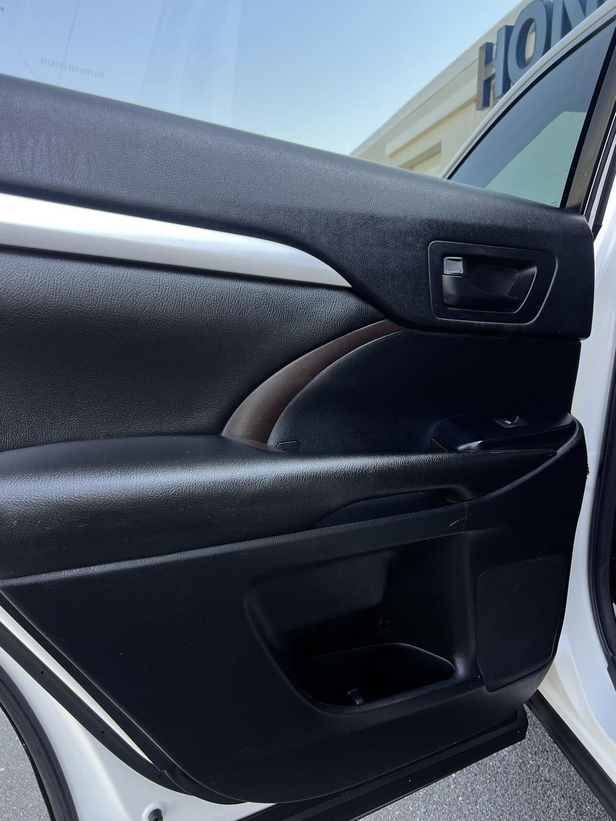 2015 Toyota Highlander LE