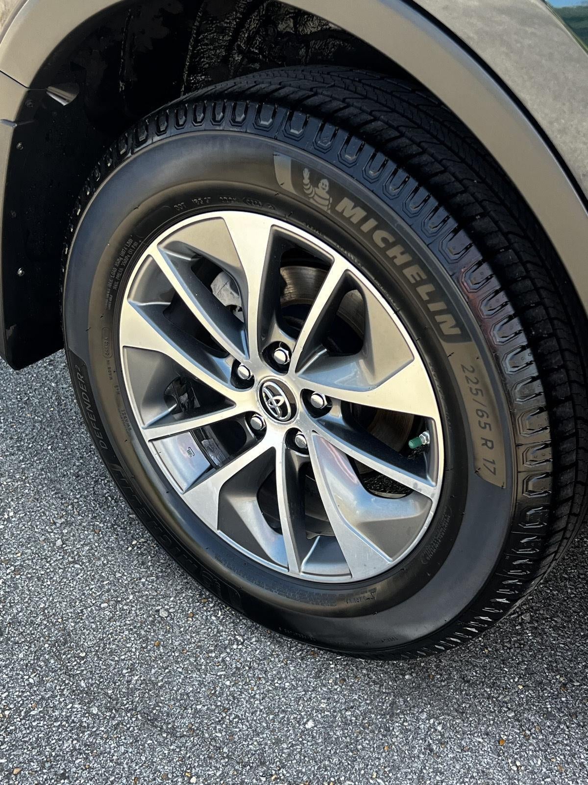 2018 Toyota RAV4 Hybrid XLE
