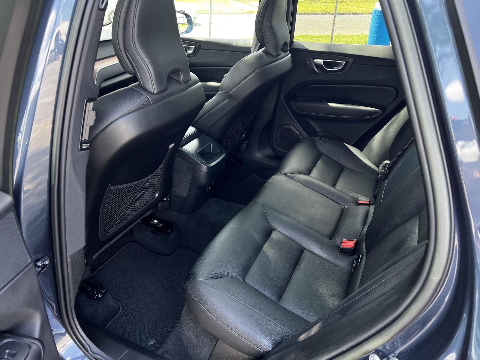 2023 Volvo XC60 Plus Bright Theme