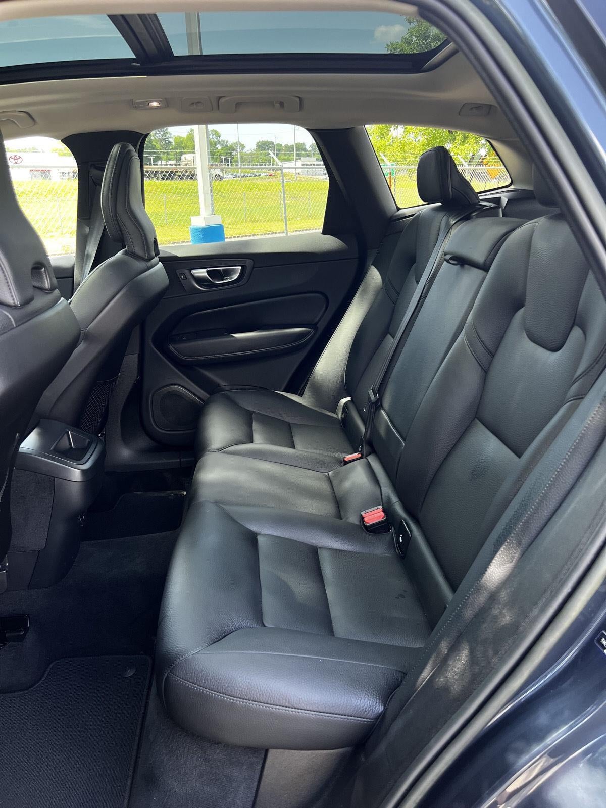 2023 Volvo XC60 Plus Bright Theme