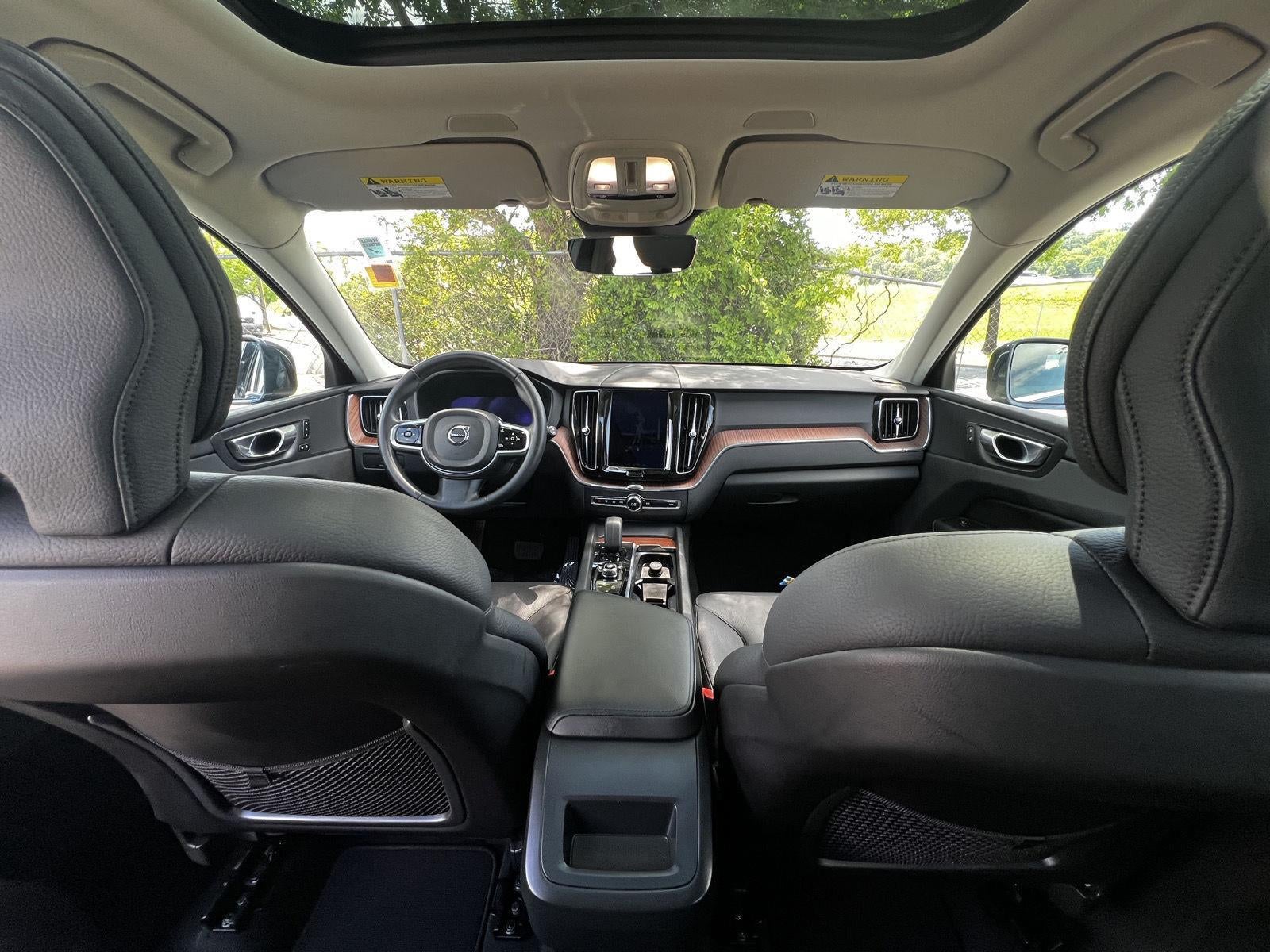 2023 Volvo XC60 Plus Bright Theme