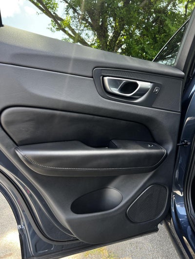 2023 Volvo XC60 Plus Bright Theme