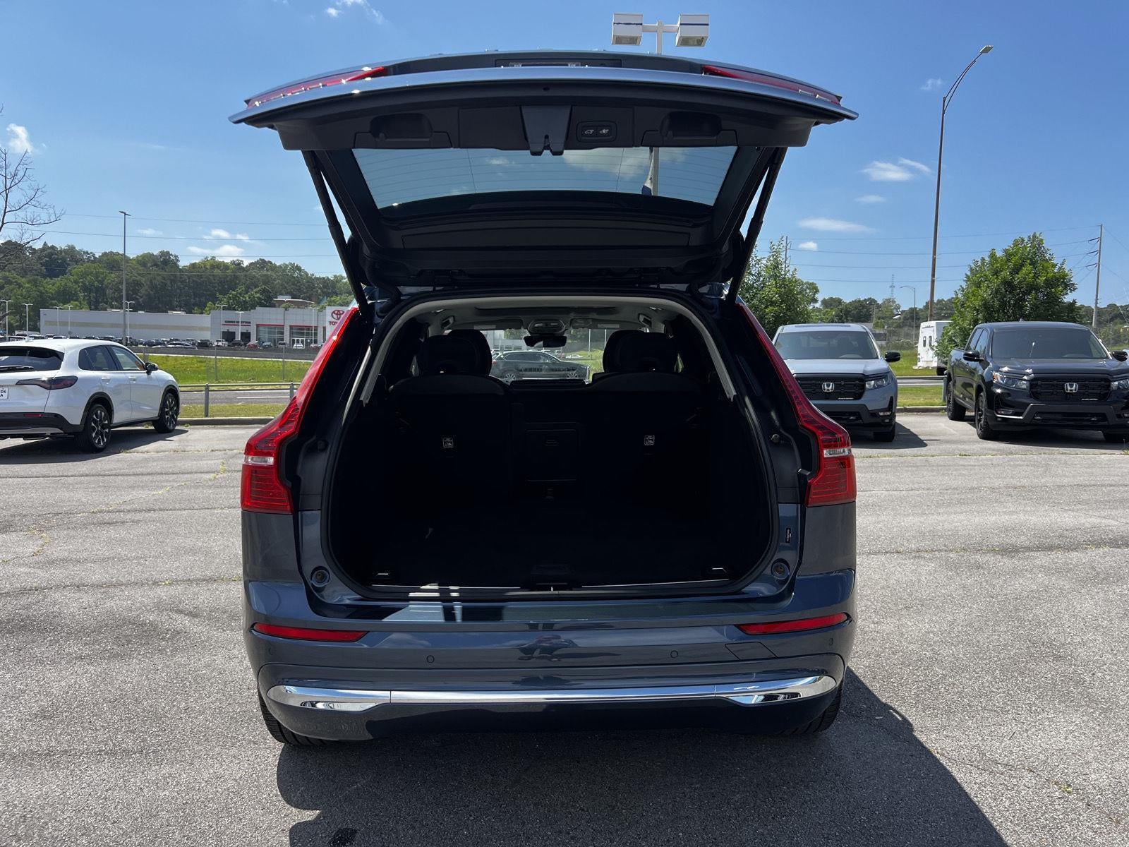 2023 Volvo XC60 Plus Bright Theme