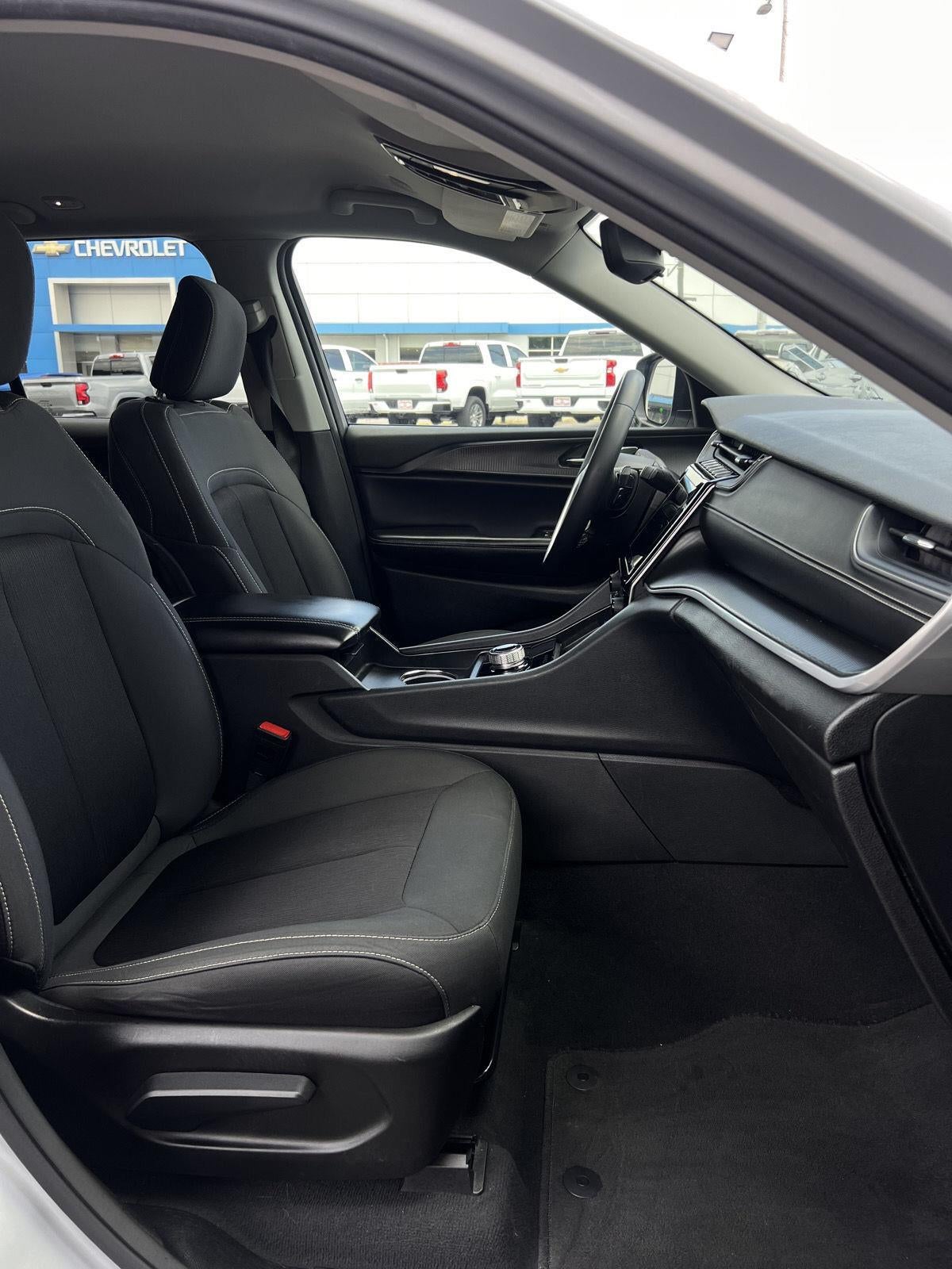 2024 Jeep Grand Cherokee Laredo