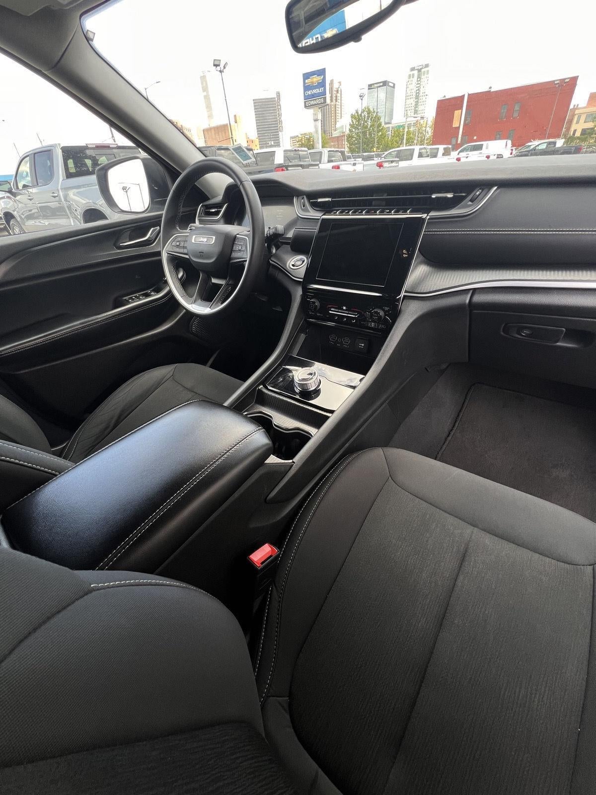 2024 Jeep Grand Cherokee Laredo