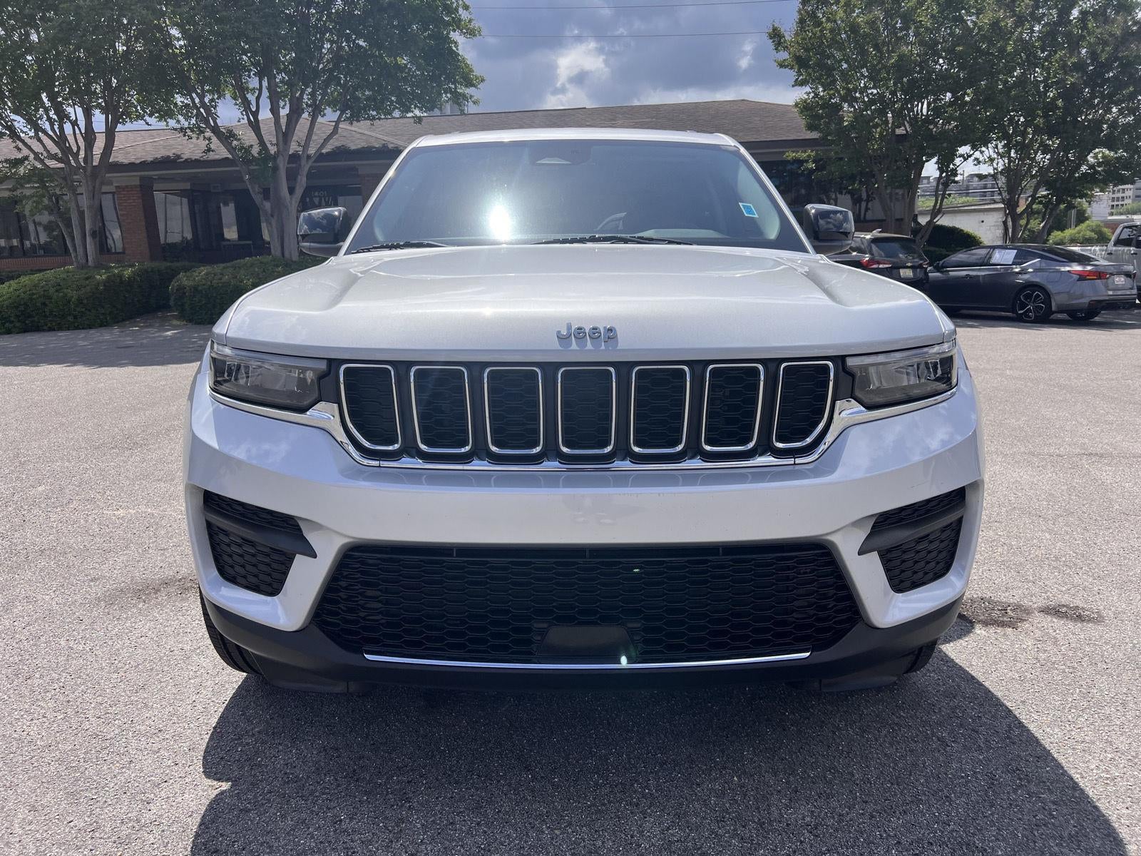 2024 Jeep Grand Cherokee Laredo