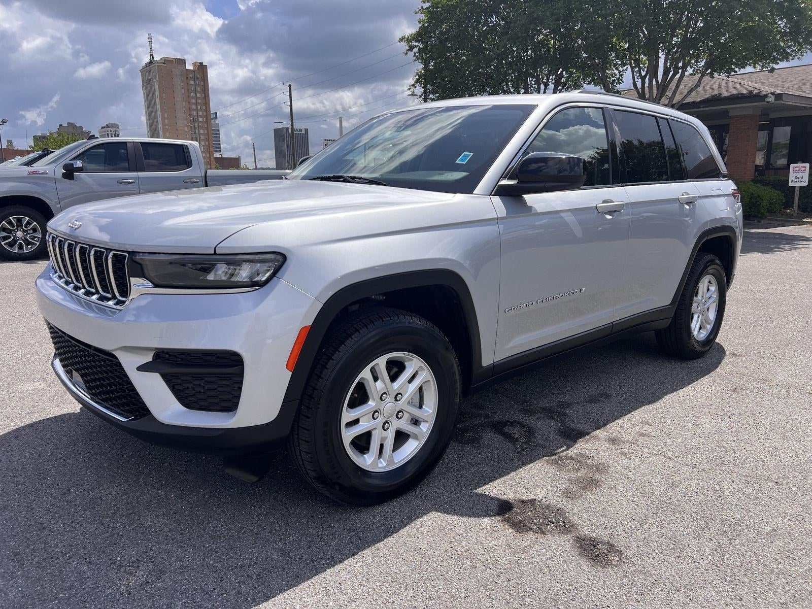 2024 Jeep Grand Cherokee Laredo