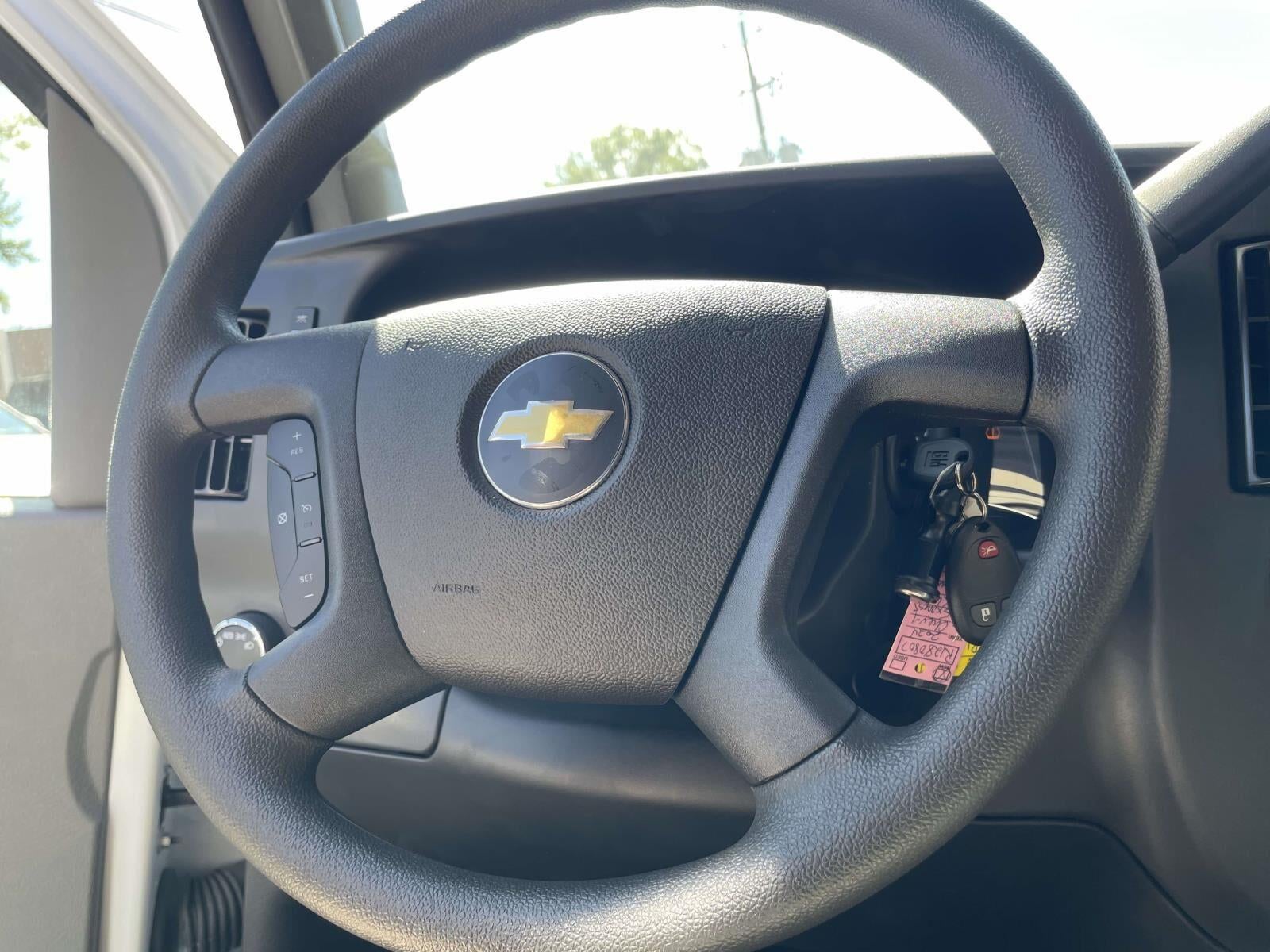 2024 Chevrolet Express Cutaway 3500 1WT