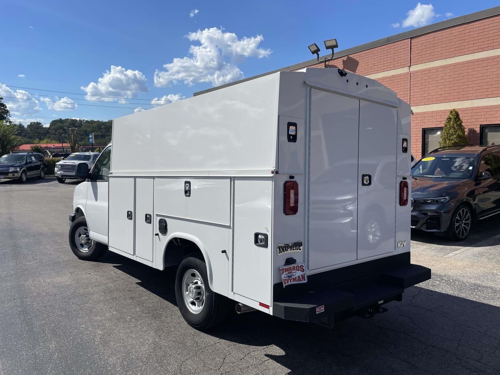 2024 Chevrolet Express Cutaway 3500 1WT