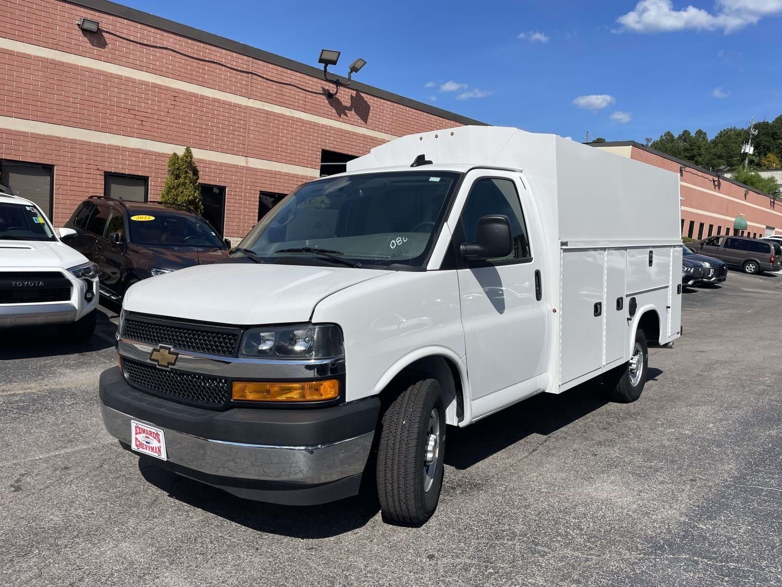 2024 Chevrolet Express Cutaway 3500 1WT
