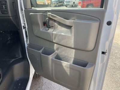 2024 Chevrolet Express Cutaway 3500 1WT