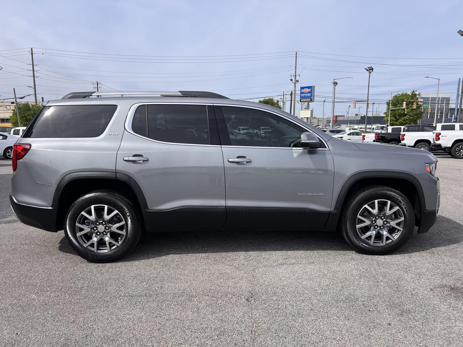 2023 GMC Acadia SLT