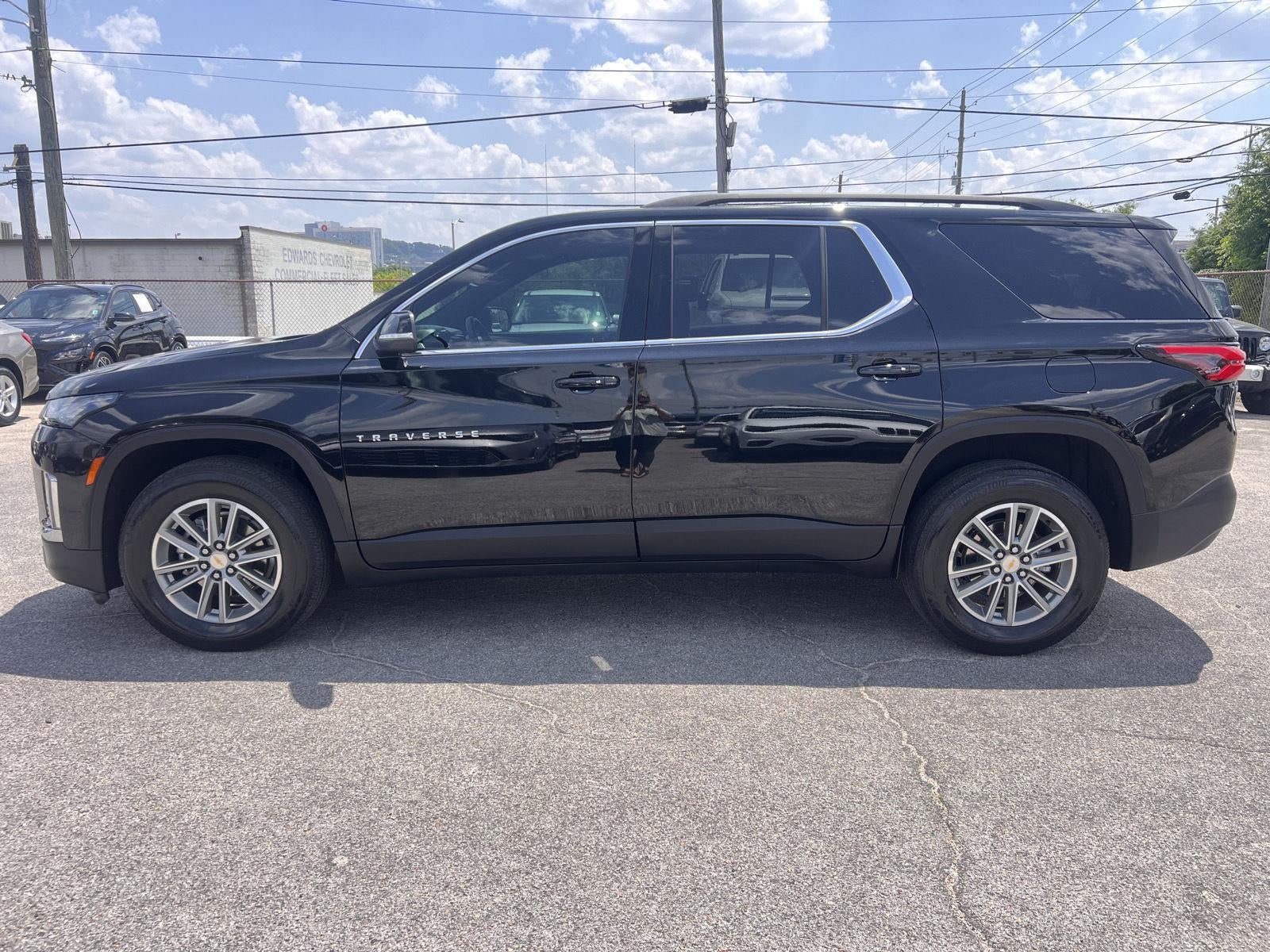 2023 Chevrolet Traverse LT Cloth