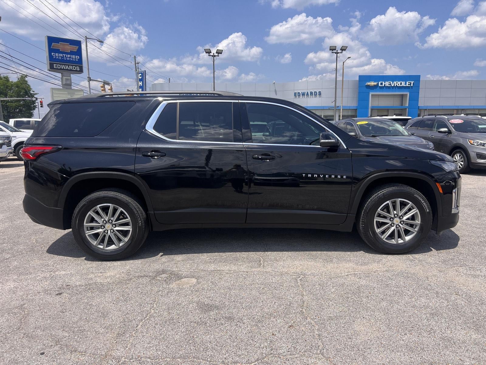 2023 Chevrolet Traverse LT Cloth
