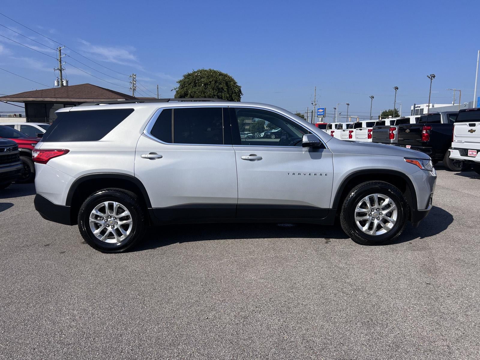 2020 Chevrolet Traverse LT Cloth