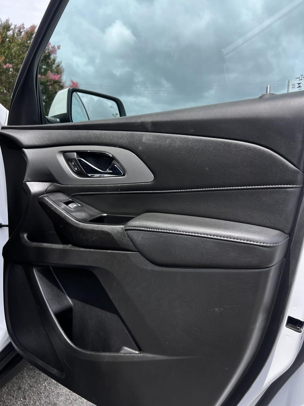 2023 Chevrolet Traverse 2FL